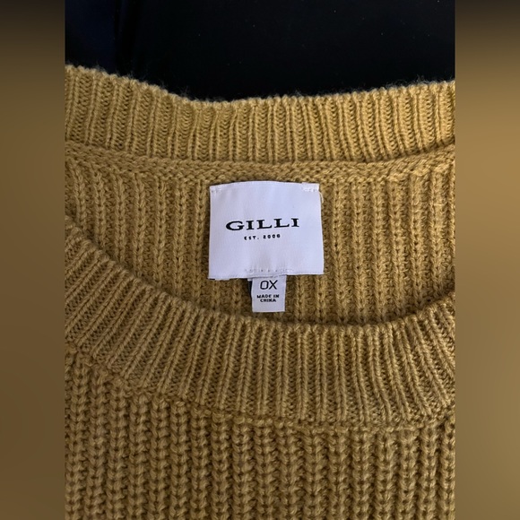 Women’s G.I.L.I. pullover goldenrod color pullover sweater with side slits - Picture 8 of 11